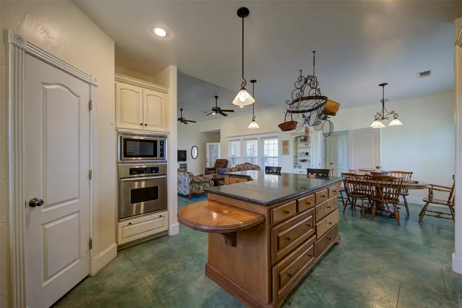 1211 W Fm 922, Valley View, TX 76272 - #3