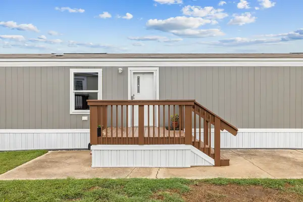 5400 Parker Henderson Road #3, Fort Worth, TX 76119