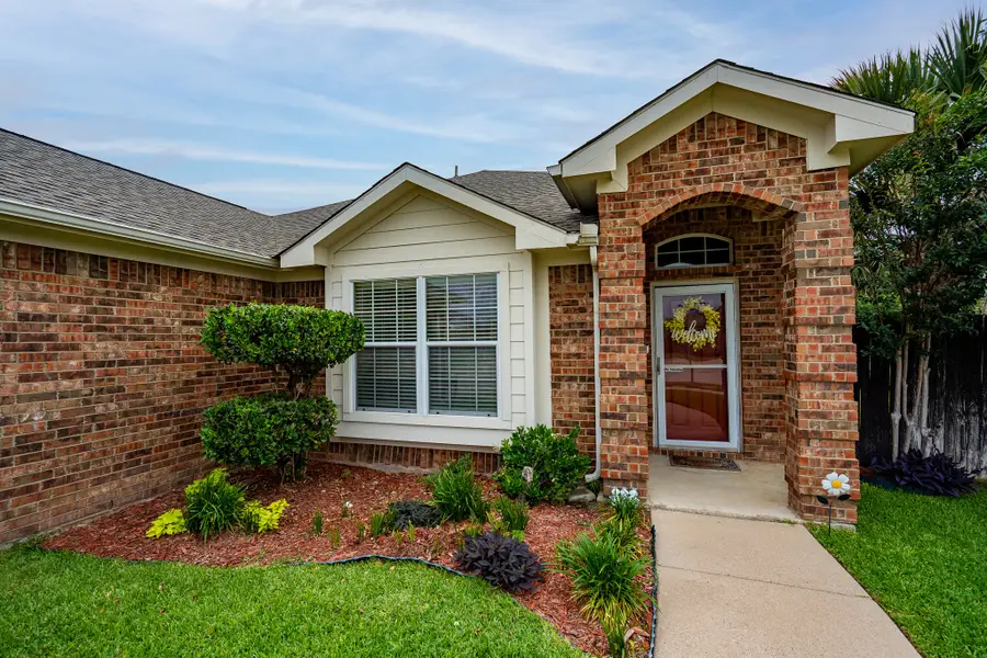 7427 Lake Front Trail, Arlington, TX 76002 - #2