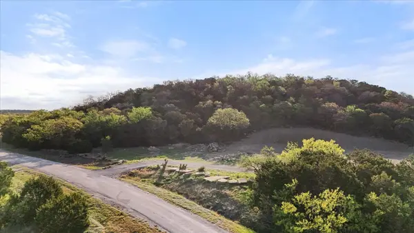 215 Shady Oaks Drive, Mineral Wells, TX 76067