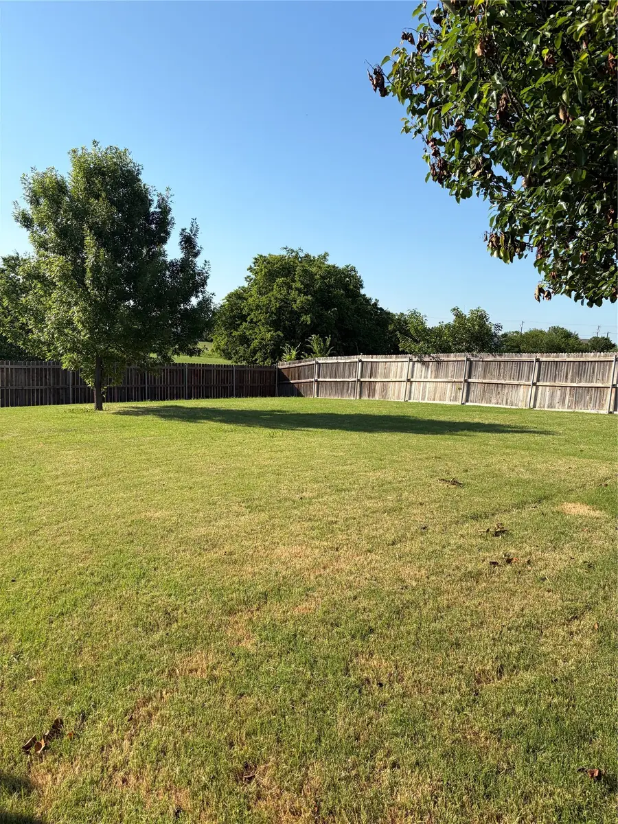 209 Broken Arrow, Krum, TX 76249 - #3