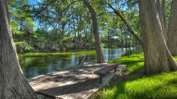 187 N Roy Chisum Road, Leakey, TX 78873