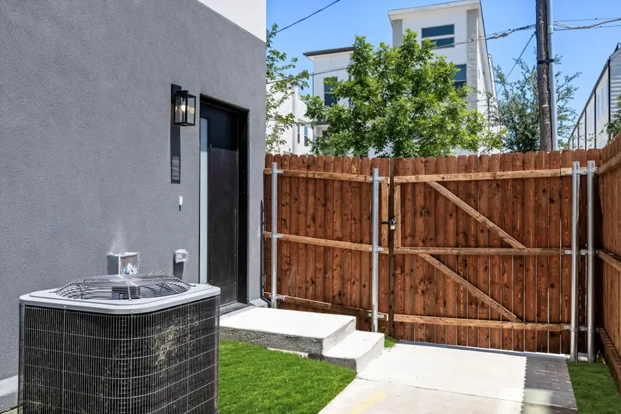 4709 Virginia, Dallas, TX 75204 - #2