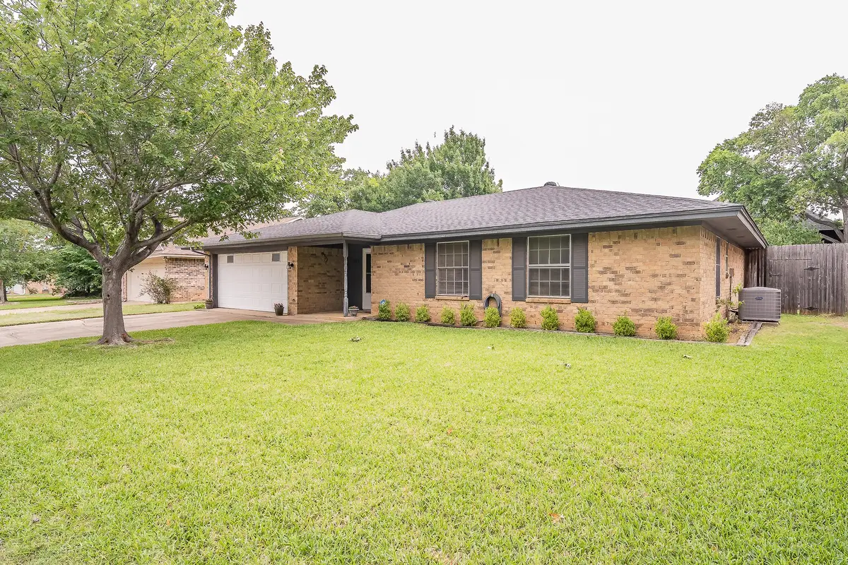 500 Emerson Drive, Euless, TX 76039 - #1