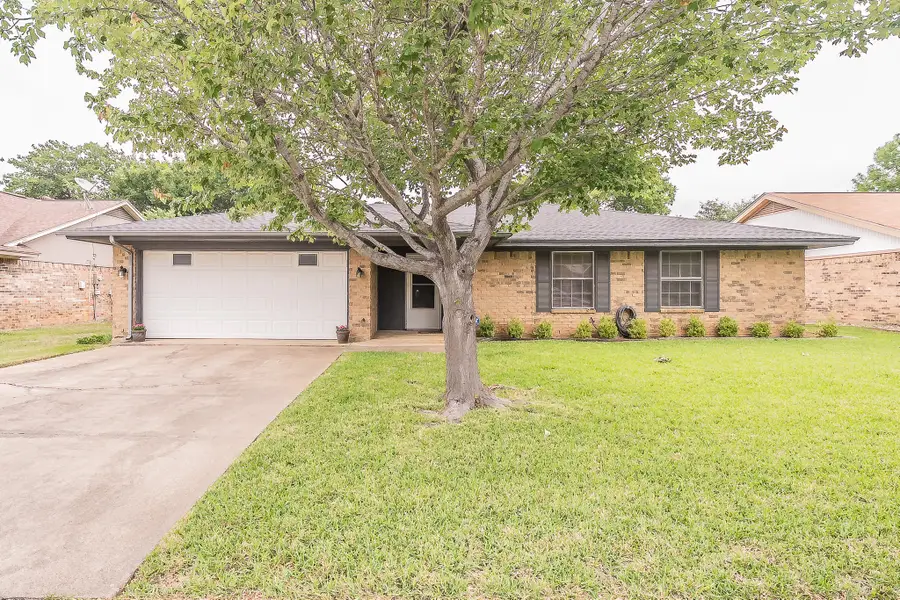 500 Emerson Drive, Euless, TX 76039 - #2