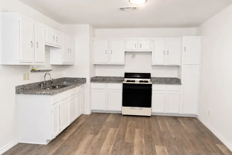 121 Dundee Drive, Wichita Falls, TX 76302 - #2