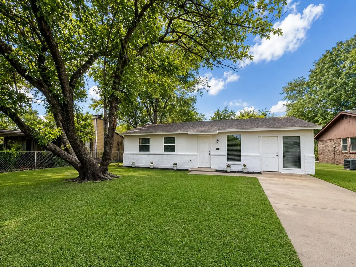 303 Mansfield Road, Cleburne, TX 76031 - #1