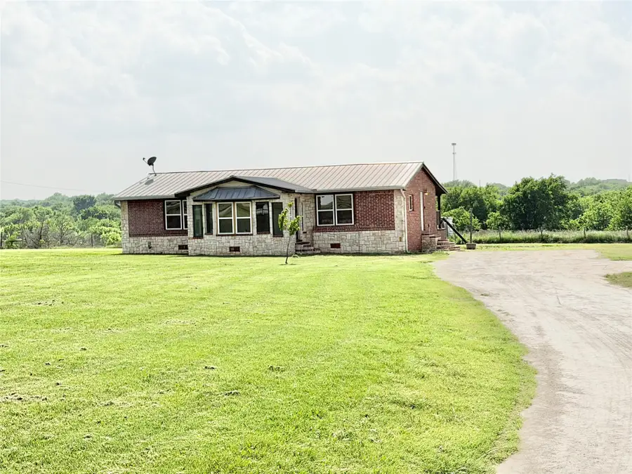 9717 Limestone Court, Joshua, TX 76058 - #3