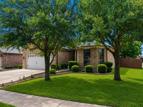 2612 Twinflower Drive, Fort Worth, TX 76244