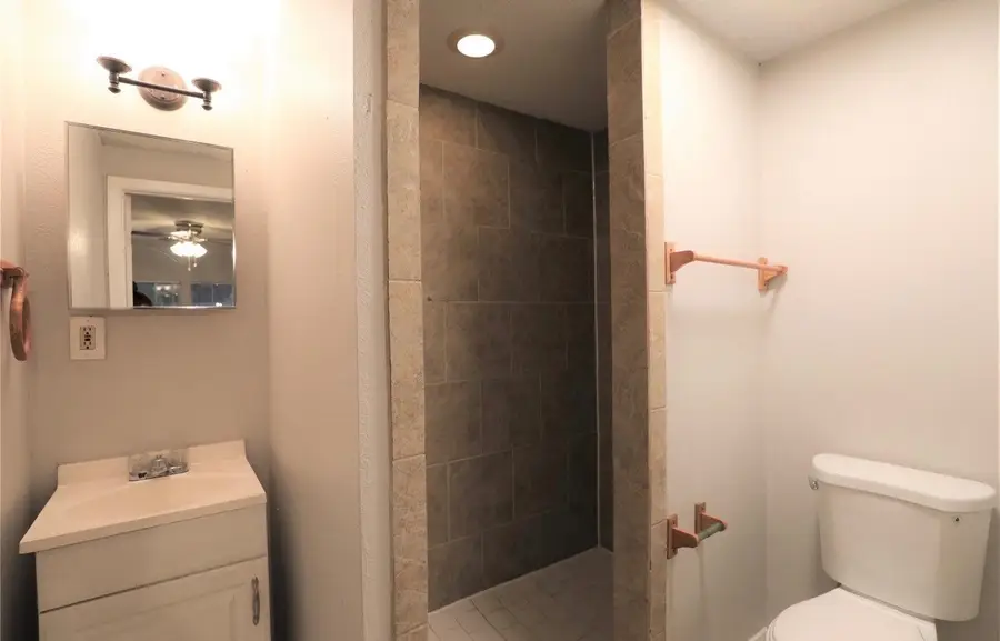 8752 Woodcastle Drive, Dallas, TX 75217 - #2