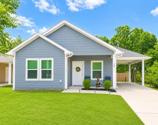 105 E 17th Avenue, Corsicana, TX 75110