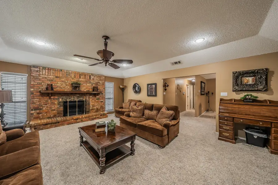 536 N Briery Road, Irving, TX 75061 - #2