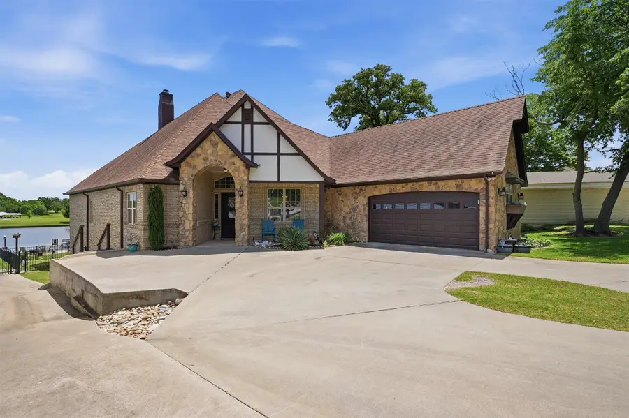 1211 Kiowa Drive W, Lake Kiowa, TX 76240 - #2
