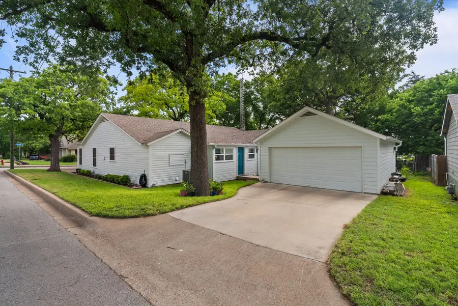 119 W Akard Street, Weatherford, TX 76086 - #2