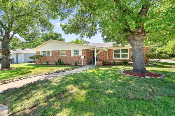 2133 Williams Place, Fort Worth, TX 76111