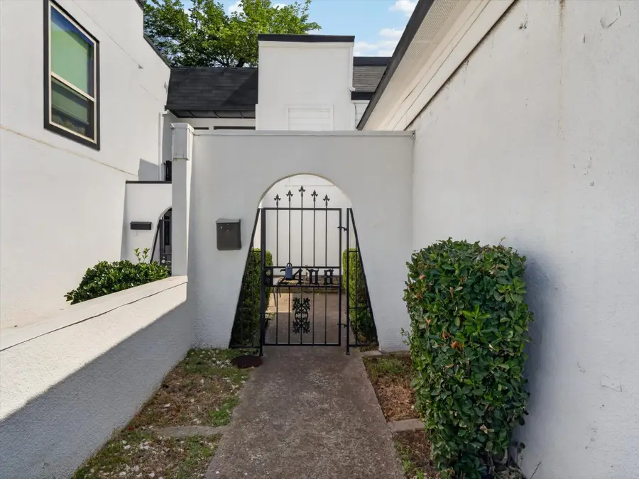 2408 Las Brisas Street, Fort Worth, TX 76119 - #3