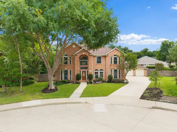 716 Mockingbird Court, Crowley, TX 76036