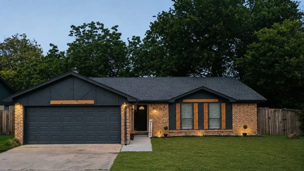 1205 Augusta Road, Benbrook, TX 76126 - #1