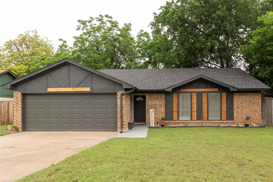 1205 Augusta Road, Benbrook, TX 76126 - #2