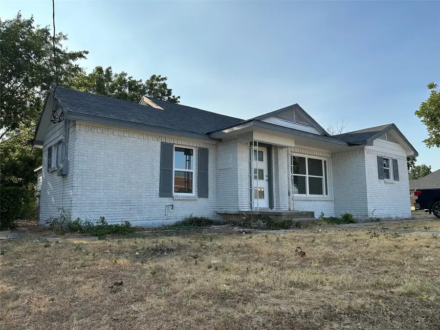 909 Jerry Mashek Drive, West, TX 76691 - #3