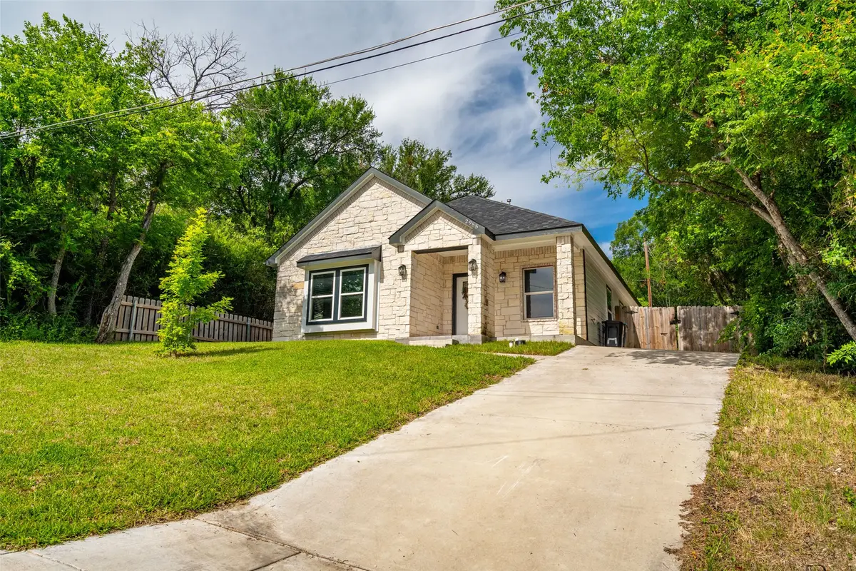 2955 Pearl Avenue, Fort Worth, TX 76106 - #1