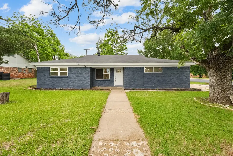 861 Woodcrest Drive, Hurst, TX 76053 - #2