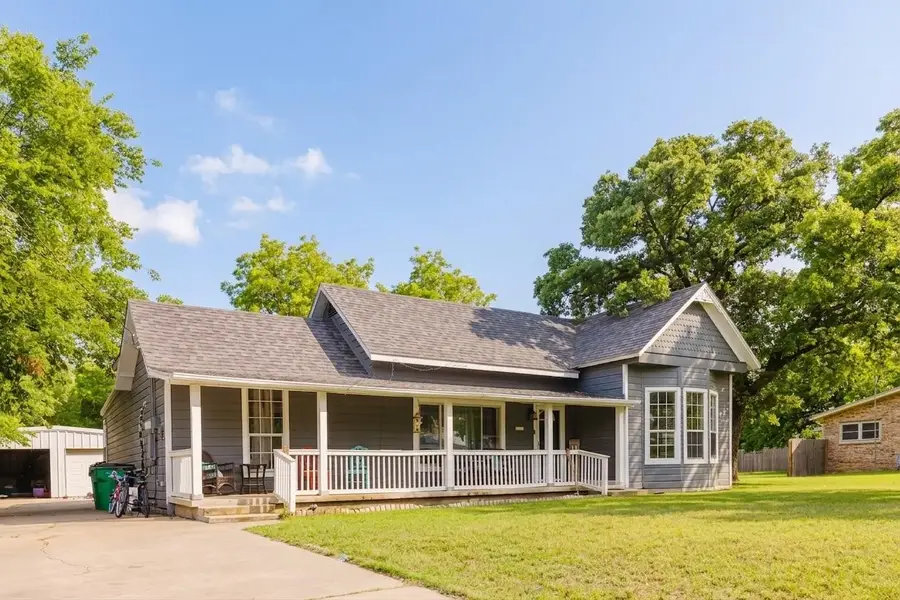 201 E Plummer Street, Eastland, TX 76448 - #2
