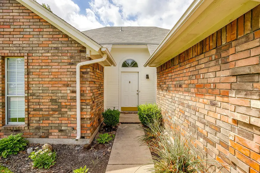 1204 Dogwood Drive, Benbrook, TX 76126 - #3