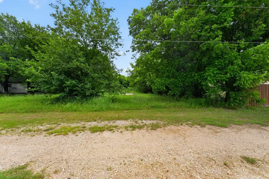4002 Curry Road, Arlington, TX 76001 - #2