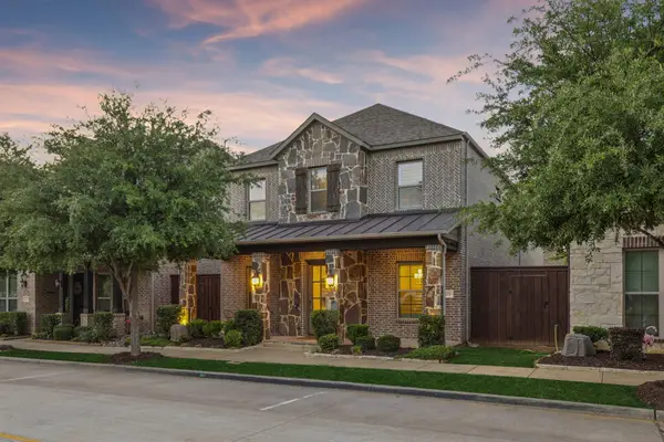 2232 Royal Crescent Drive N, Flower Mound, TX 75028