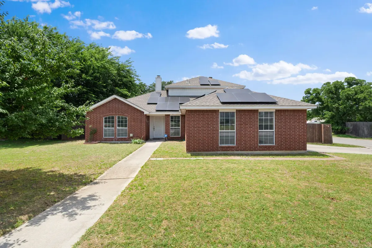633 Madeline Court, Azle, TX 76020 - #1