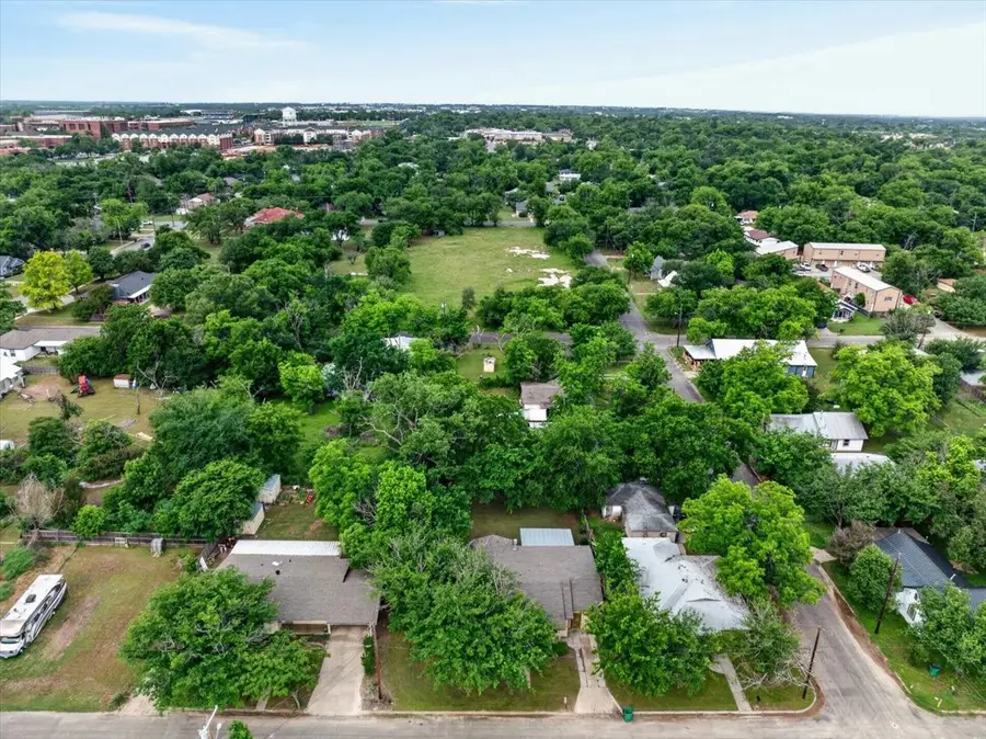 988 N Clinton Street, Stephenville, TX 76401 - #3
