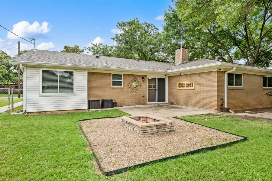 217 Glenn Drive, Hurst, TX 76053 - #3