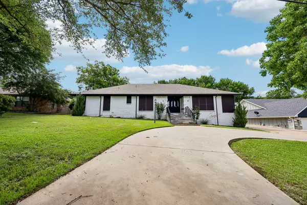 5209 Fairway Circle, De Cordova, TX 76049
