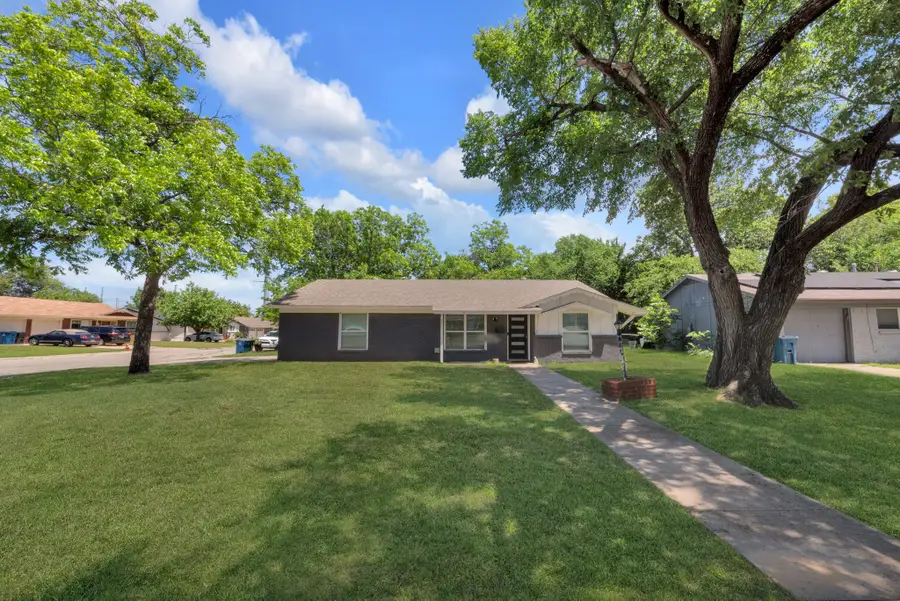 821 Lovers Lane, Grapevine, TX 76051 - #2
