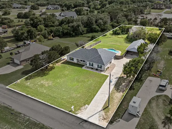 4000 Goliad Drive, Granbury, TX 76048