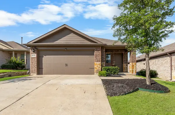 2076 Puma Street, Crandall, TX 75114