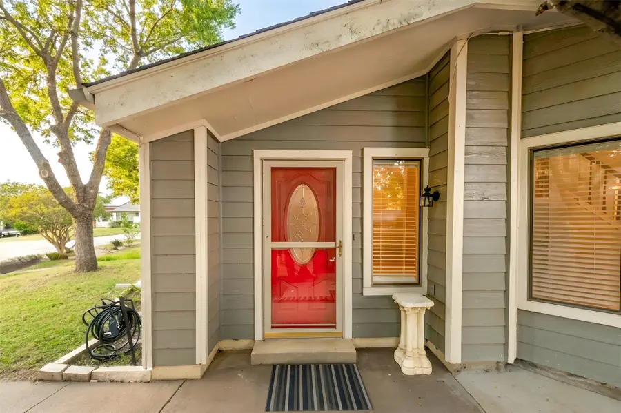 513 Hunters Glen Street, Lewisville, TX 75067 - #2