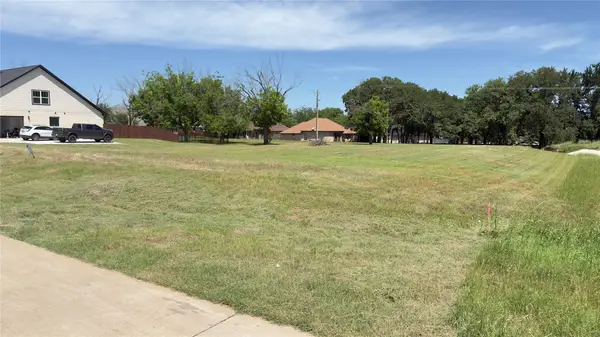 2201 Middlewood Circle, Granbury, TX 76049