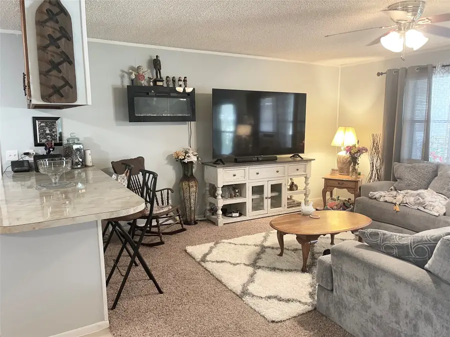 140 S Comanche Drive, De Leon, TX 76444 - #3