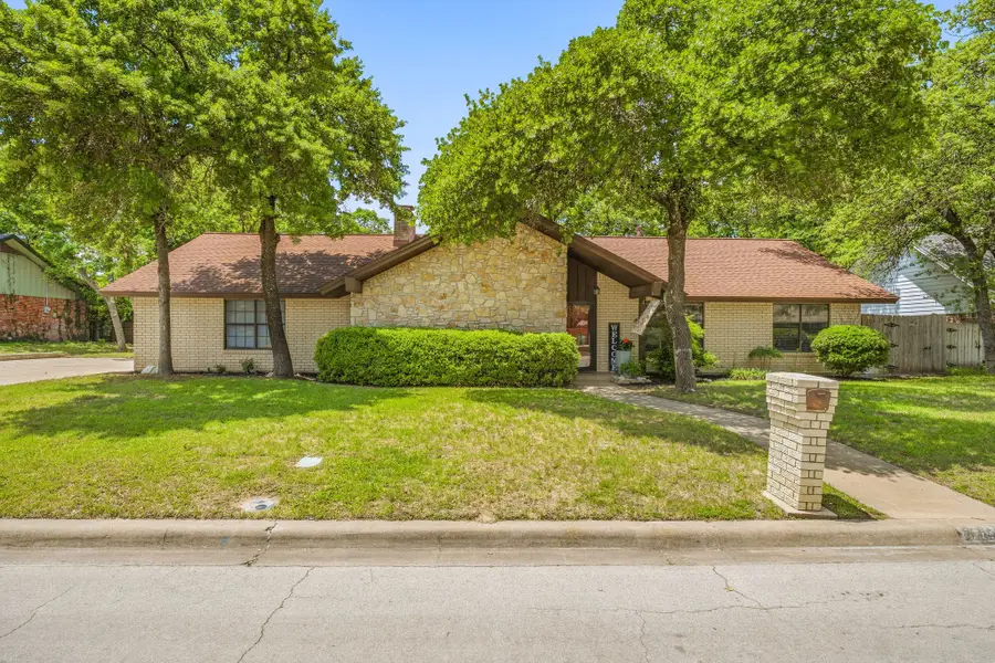 1014 N Charlotte Avenue, Stephenville, TX 76401 - #3