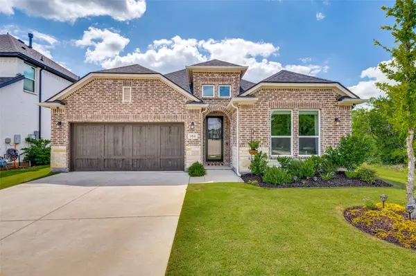 104 Lakeview Drive, Oak Point, TX 75068