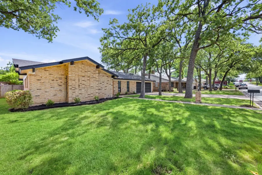 709 Thousand Oaks Drive, Hurst, TX 76054 - #2