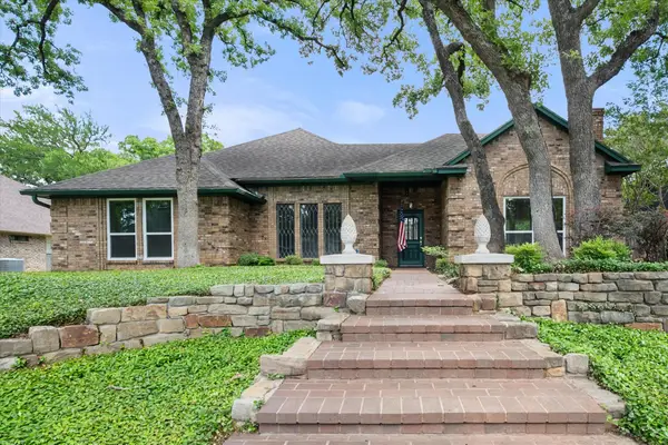 4503 Lake Park Drive, Arlington, TX 76016