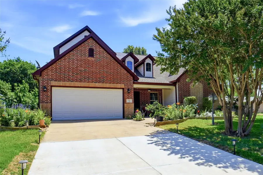 726 Forest Street, Grapevine, TX 76051 - #2