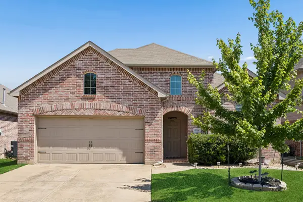 8716 Golden Sunset Trail, Fort Worth, TX 76244