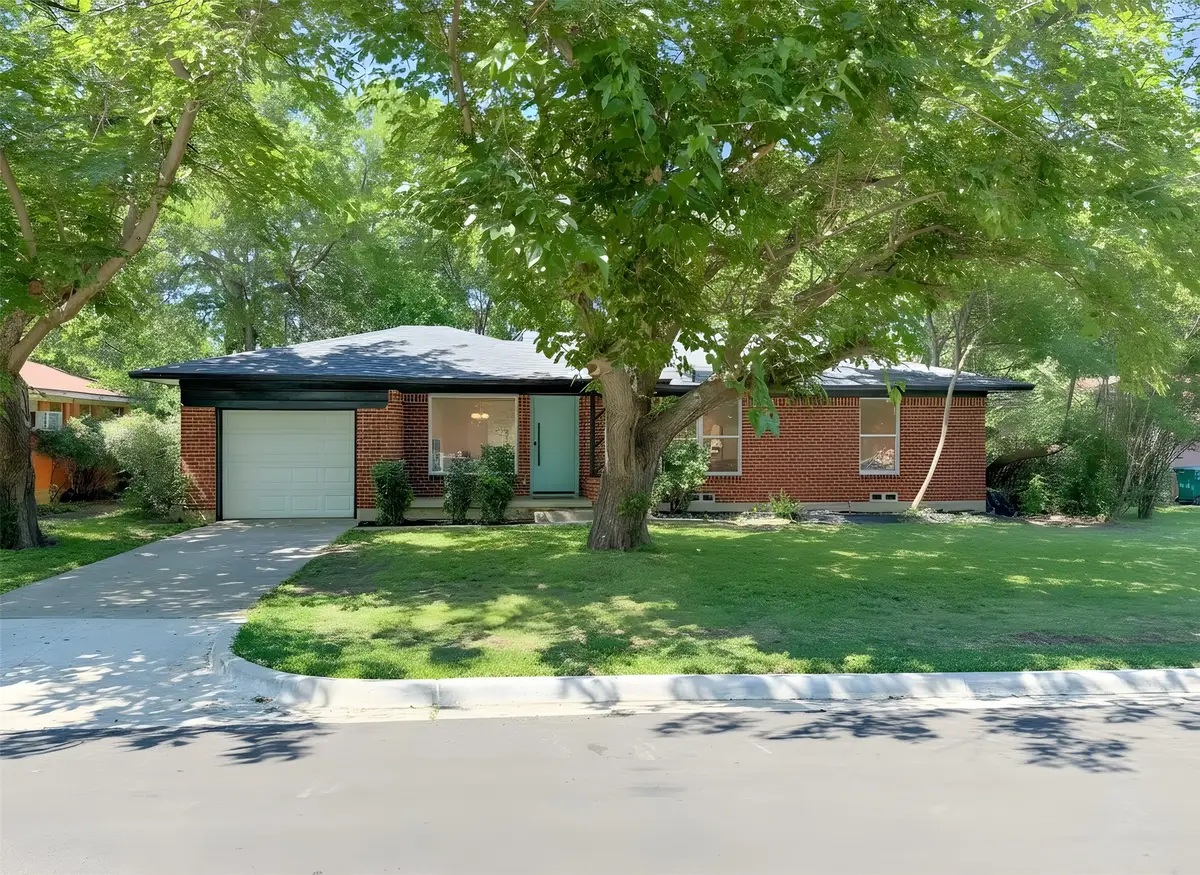 1812 Carlton Street, Denton, TX 76201 - #1