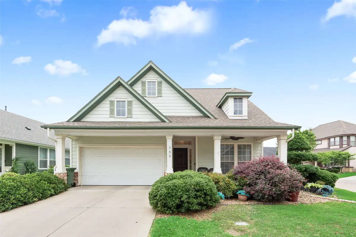 709 Creek Walk Place, Arlington, TX 76015 - #1