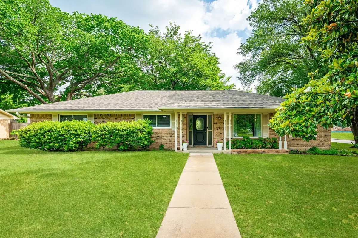 302 Magnolia Street, Denton, TX 76201 - #1