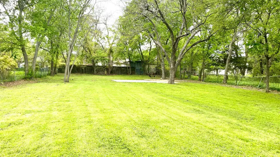 915 N Virginia Street, Terrell, TX 75160 - #2
